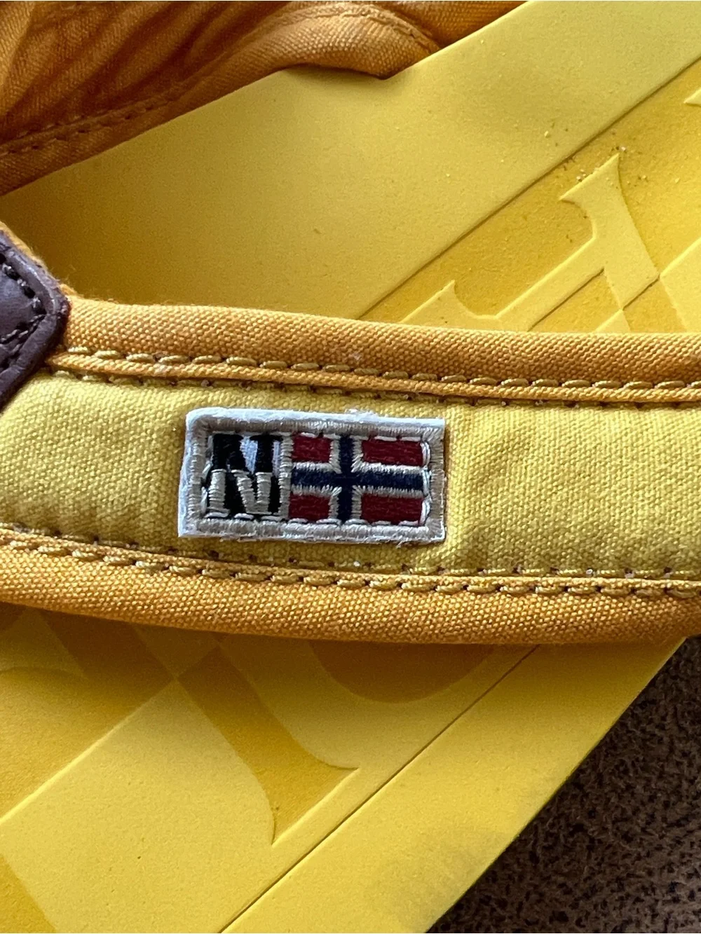Napapijri Yellow Men’s Flip-Flops Sandals size 9.5/10